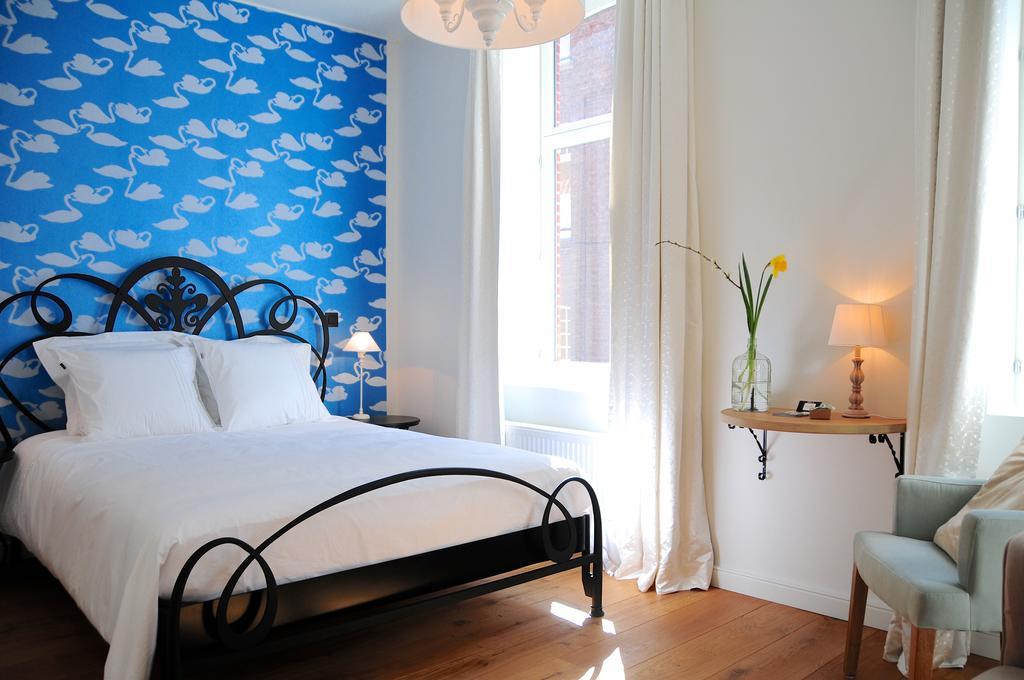 B&B Val Des Roses บรูจส์ ภายนอก รูปภาพ