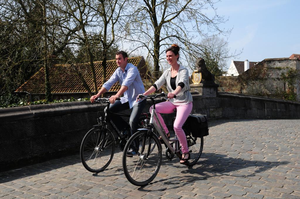 B&B Val Des Roses บรูจส์ ภายนอก รูปภาพ