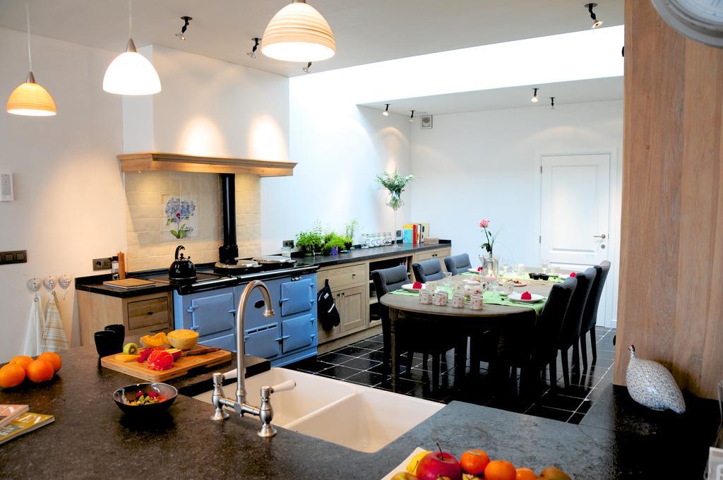 B&B Val Des Roses บรูจส์ ภายนอก รูปภาพ