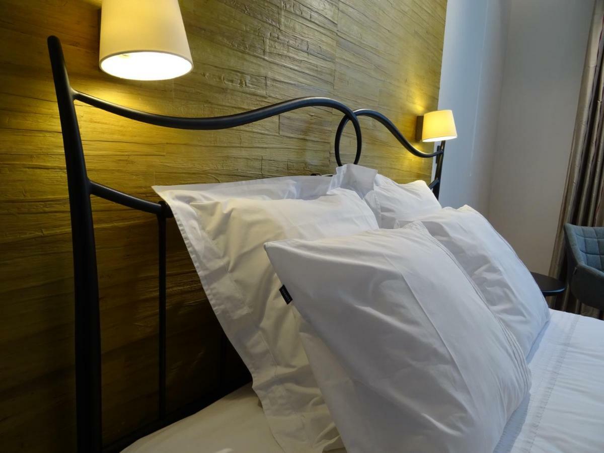 B&B Val Des Roses บรูจส์ ภายนอก รูปภาพ